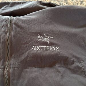 Arcteryx Atom SL black in color. Men’s med. Excellent condition.